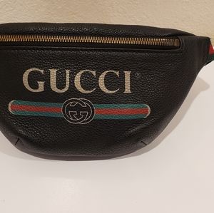 Small Gucci logo belt bag